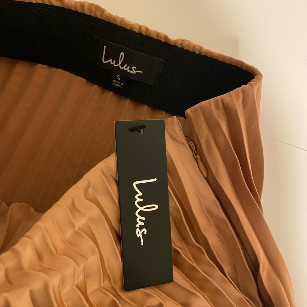 Lulu's Pleated Midi Skirt Terracotta - Picture 4 of 6
